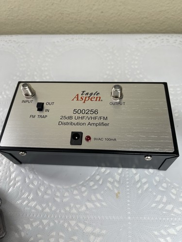 Nuovo amplificatore - , di